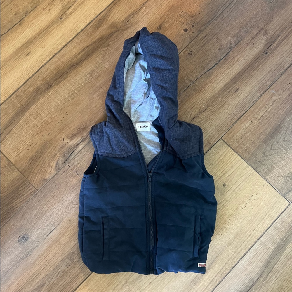 HUDSON toddler Boys hooded zipper vest. 3T